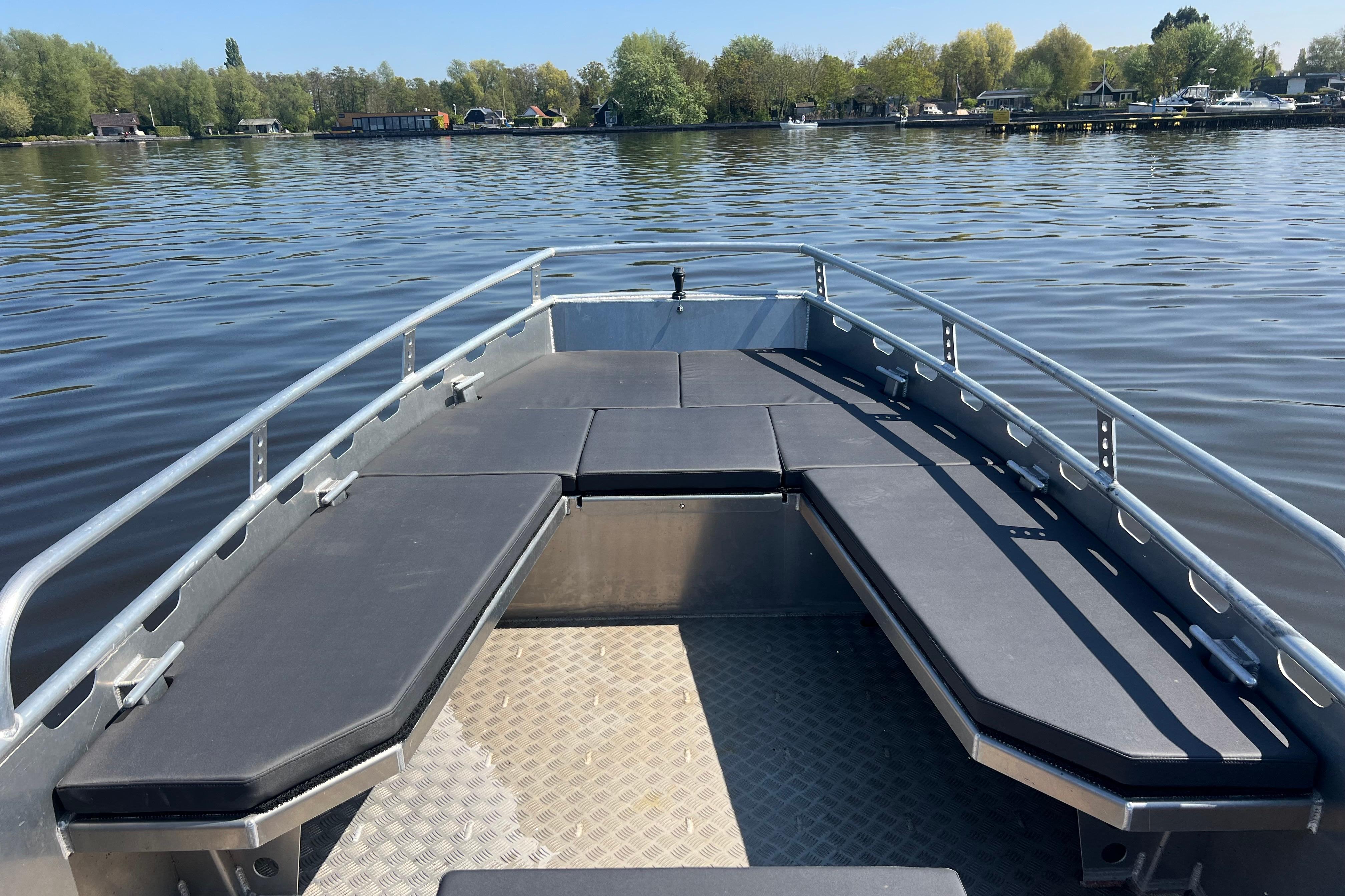 DOCK Steel 650