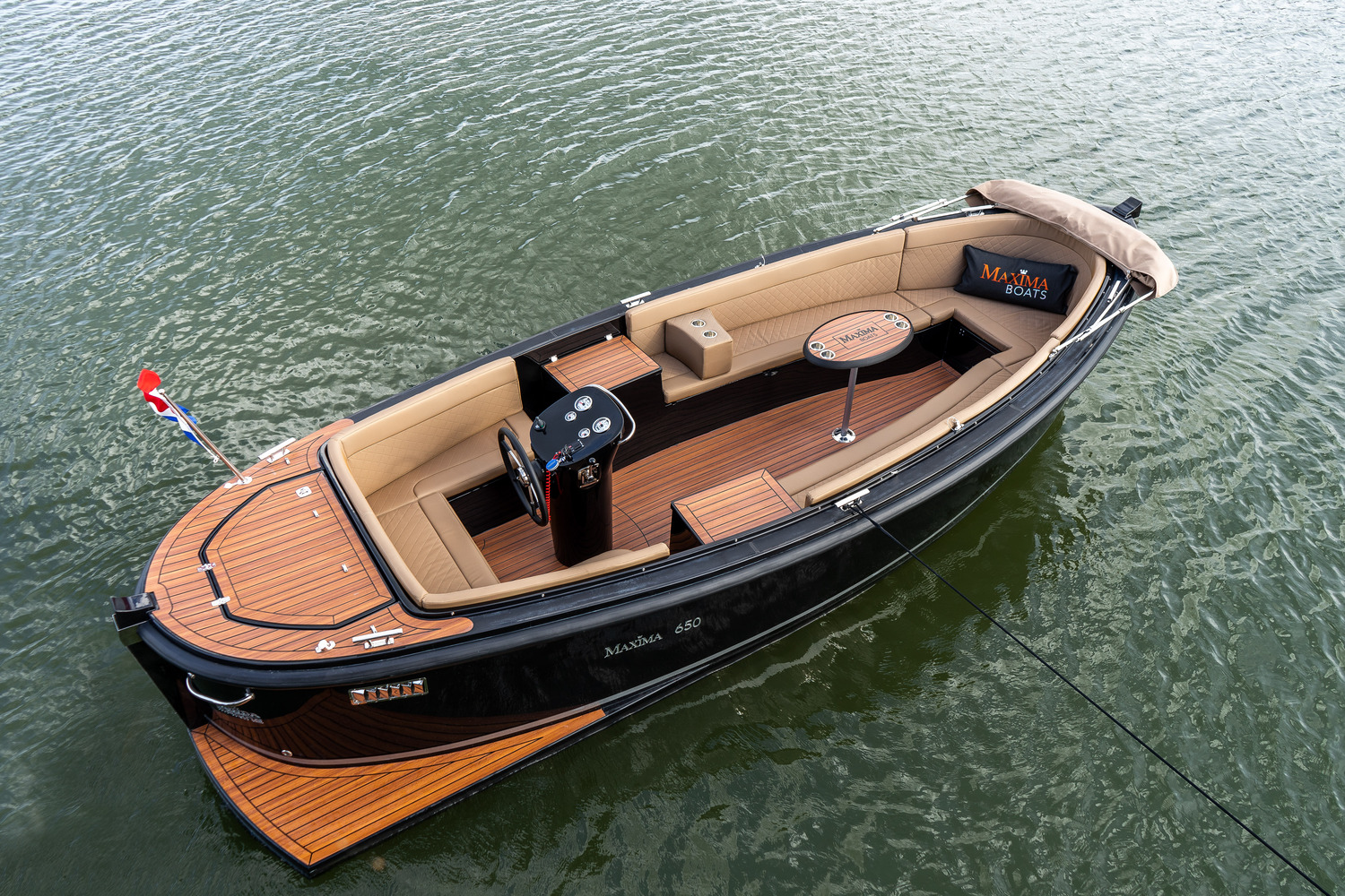 Maxima Boats 650 Flying Lounge