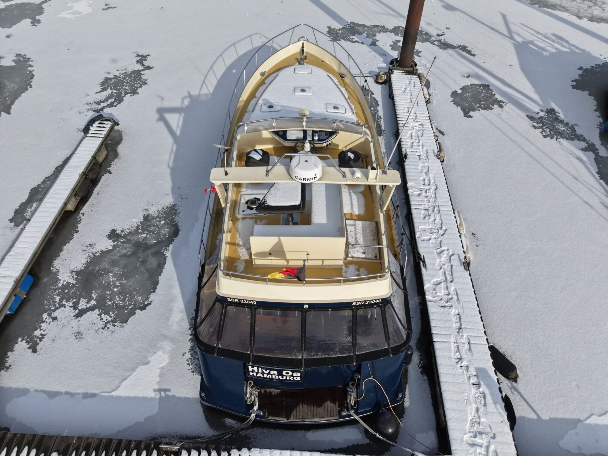 Bruce Roberts Euro 12.00 Flybridge