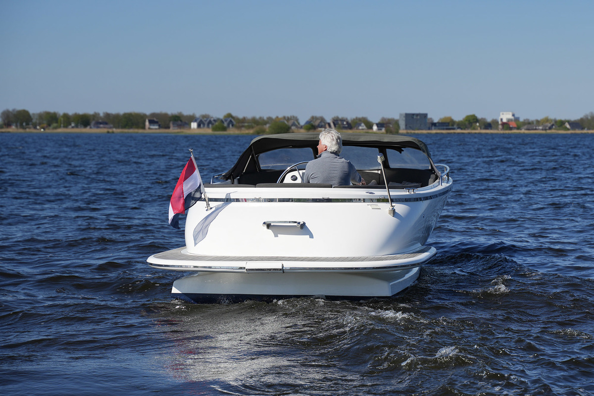 Riviera 24