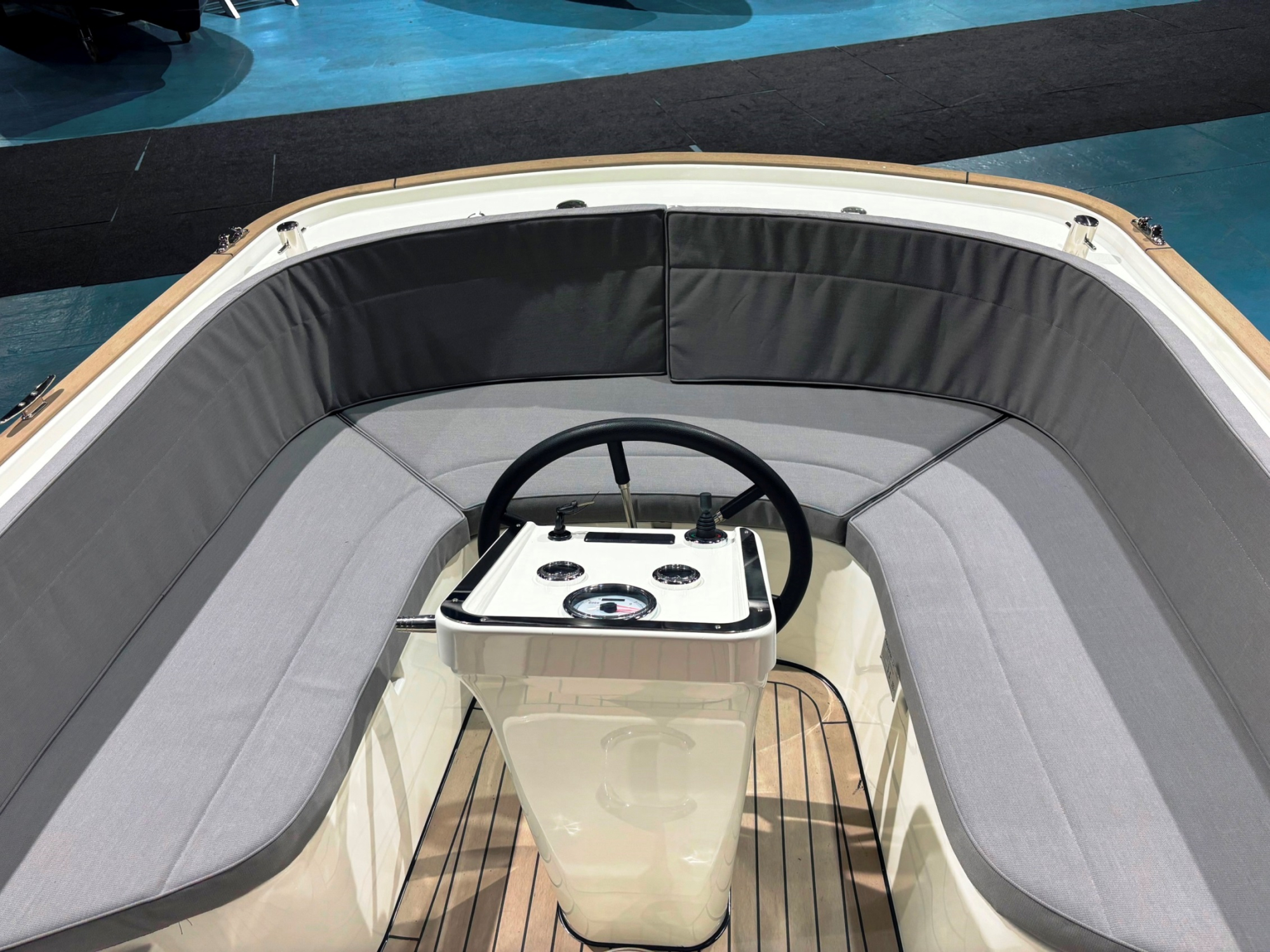 Antaris Fifty5 met vetus 27 pk - op voorraad