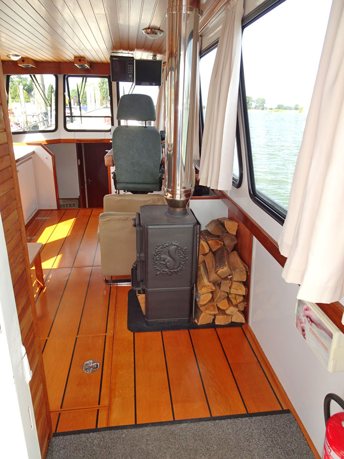 ex Patrouille vaartuig / Varend Woonschip 18.26 met UBC