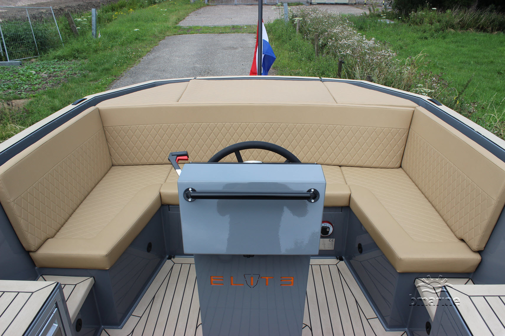 Elite 717 Tender