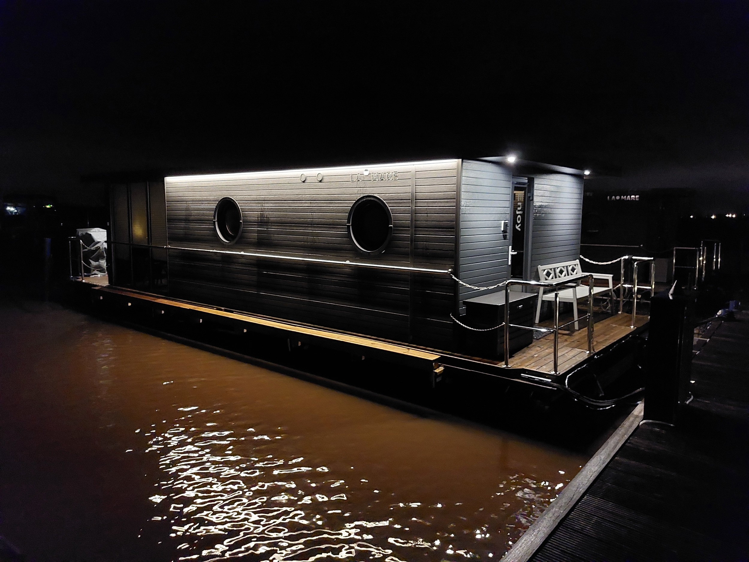 La Mare Houseboat Apartboat L Long