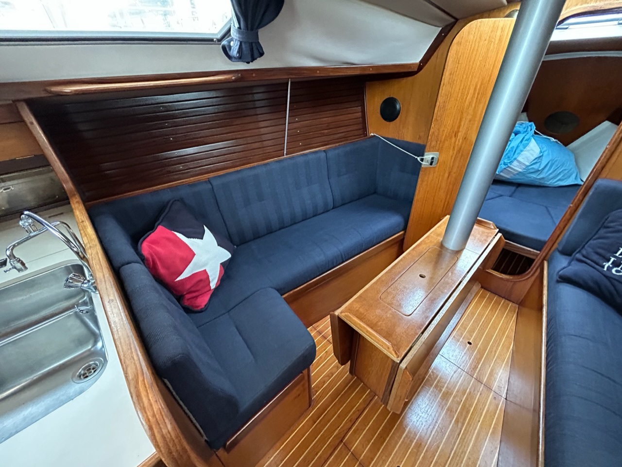 Beneteau First 325