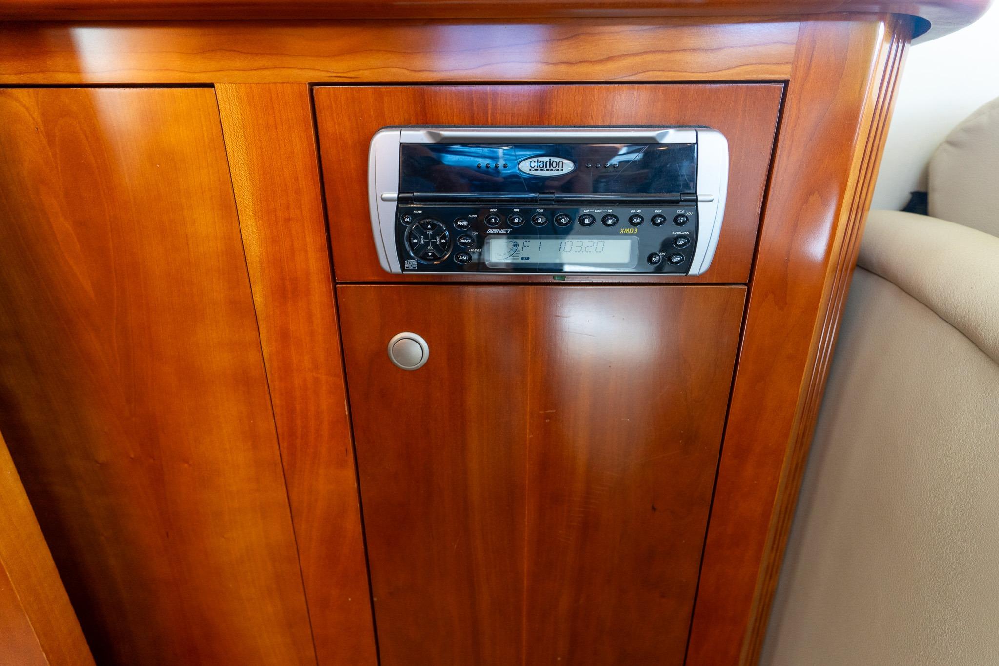 Cruisers Yachts 415 Express Motoryacht