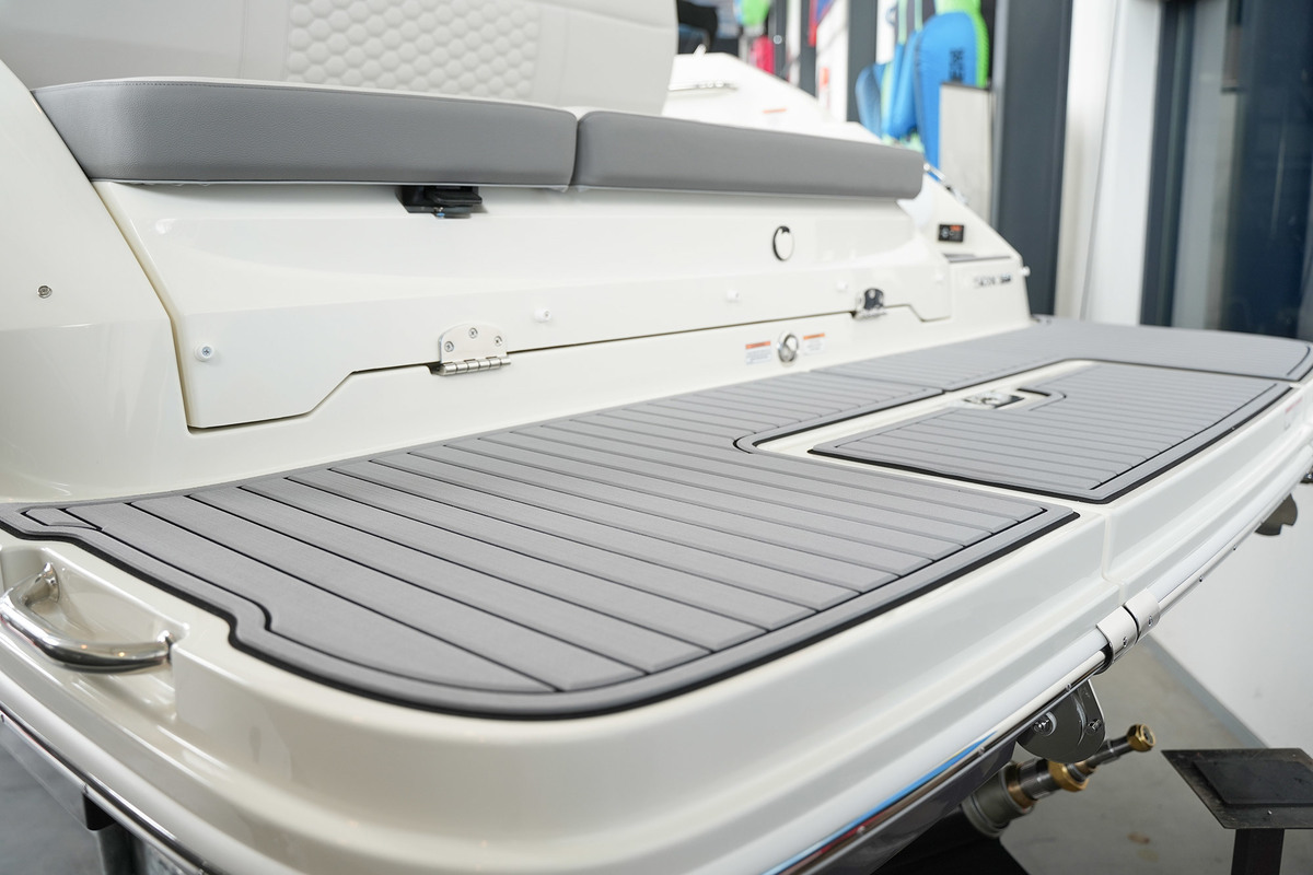 Sea Ray SDX 250