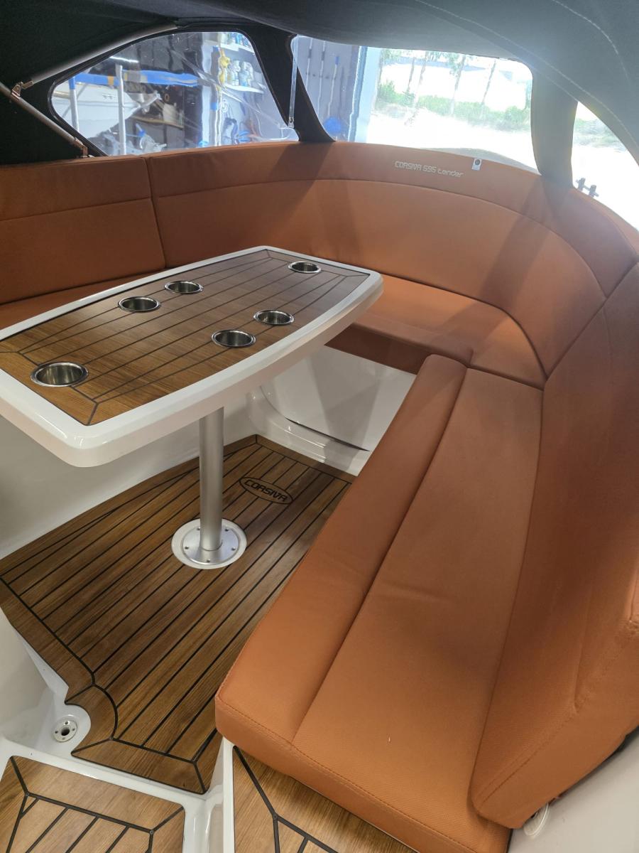 Corsiva 595 Tender
