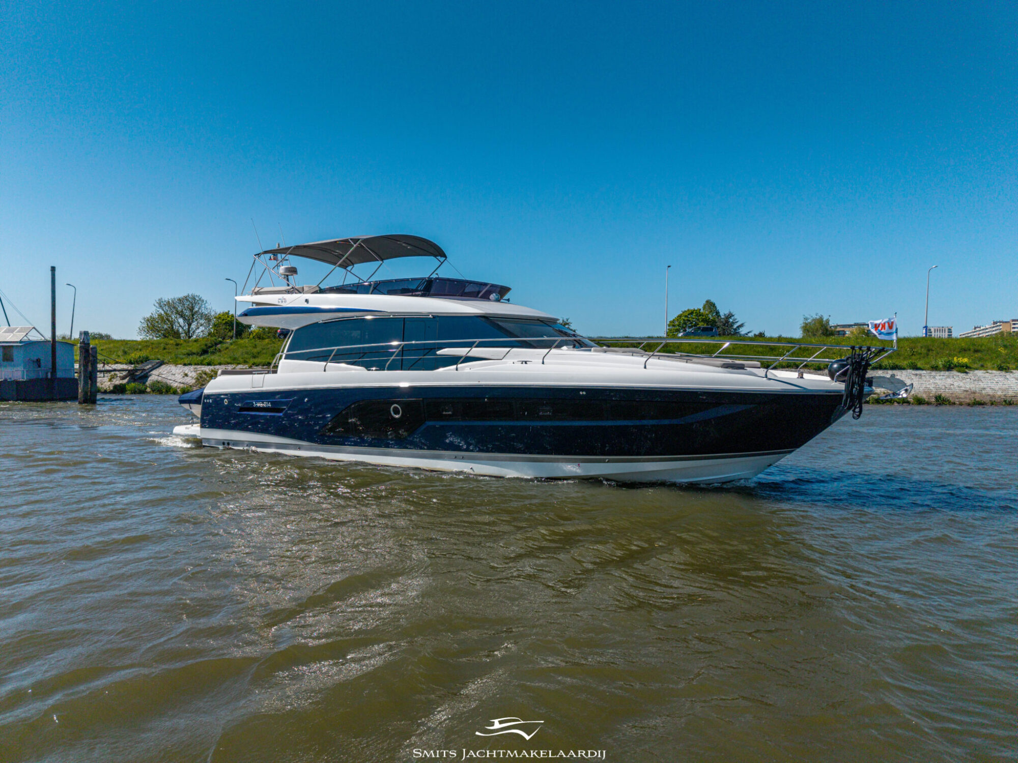 Prestige 590 Flybridge hoofdfoto: 1