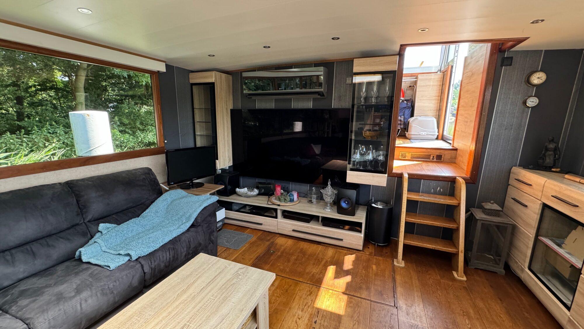 Luxe-Motor Luxe Motor 27.70 VS Varend Woonschip