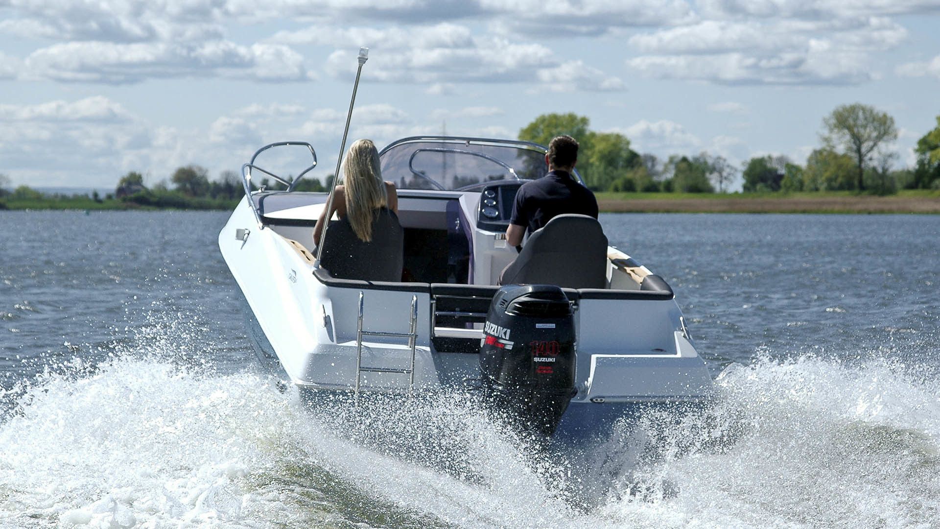 Galia ( De Sportboten Tak Van Galeon ) 570 Sundeck ( 2 Slaapplaatsen )