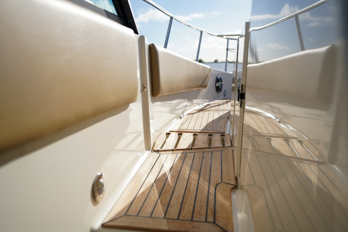 Sea Ray Sundancer 290