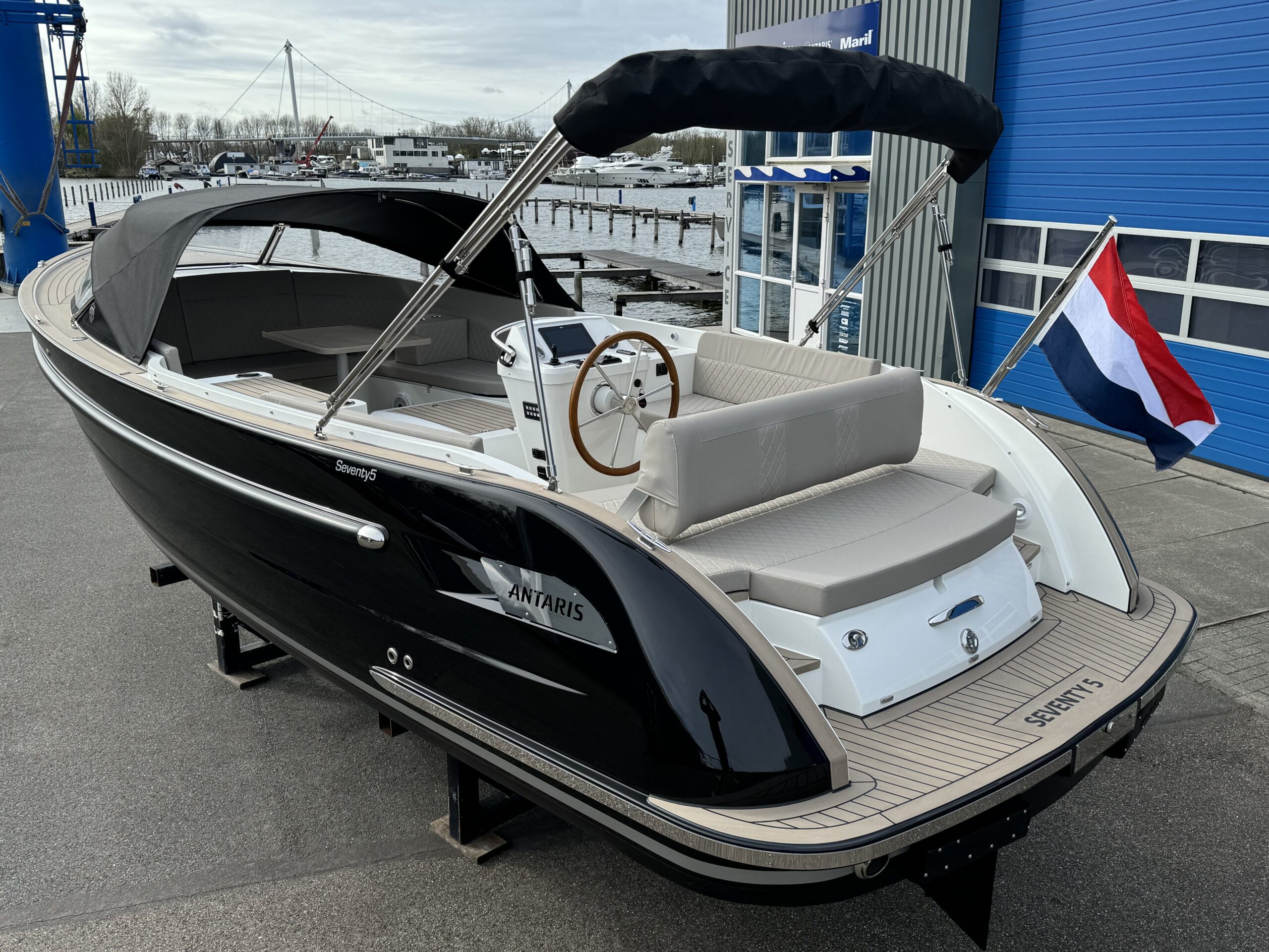 Antaris Seventy5 (op voorraad) snel varend  *Aanbieding demonstratiemodel*