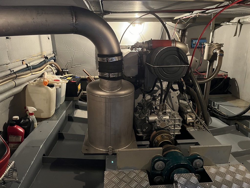 Blauwe Hand Trawler 1400