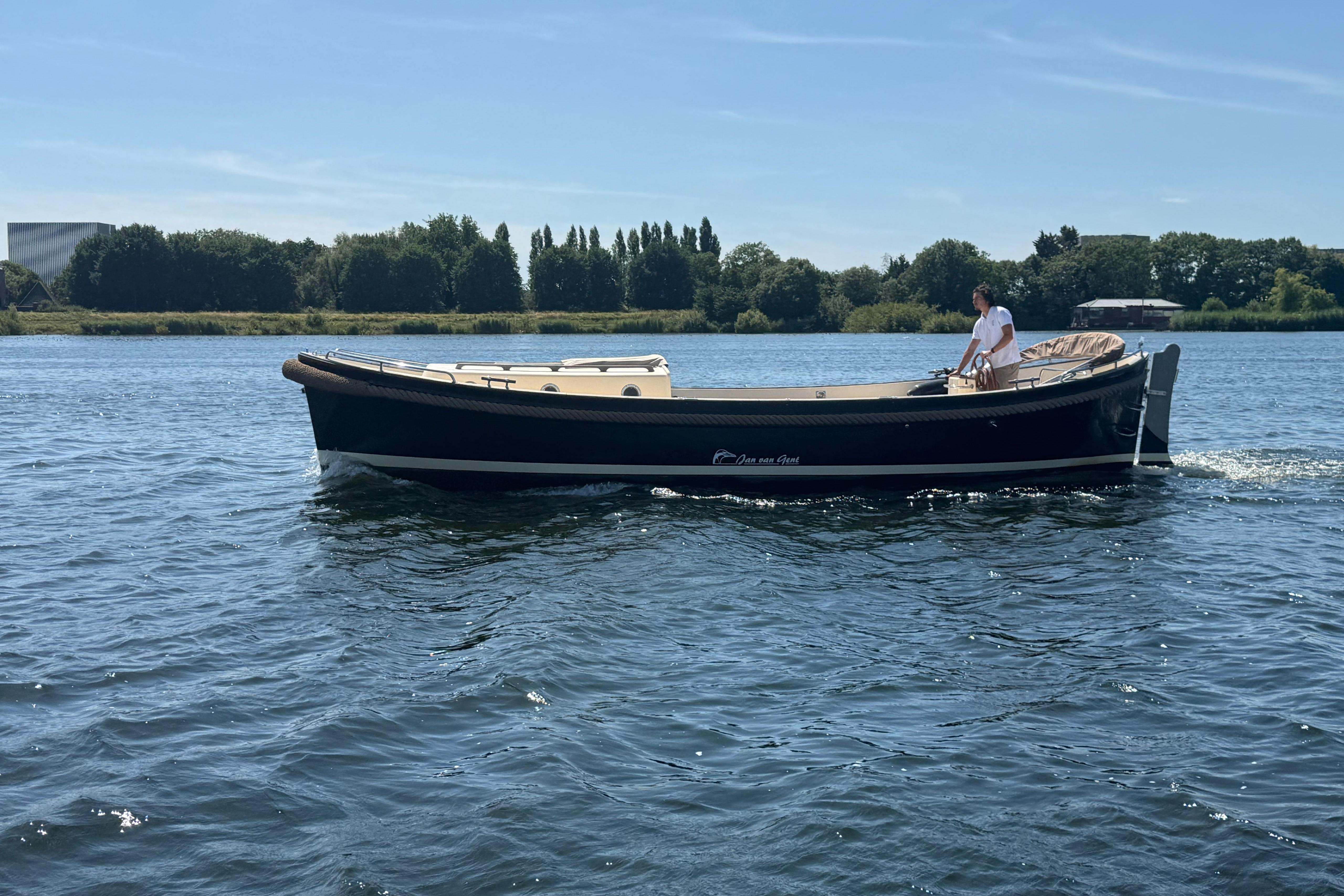 Jan Van Gent 10.35 Cabin