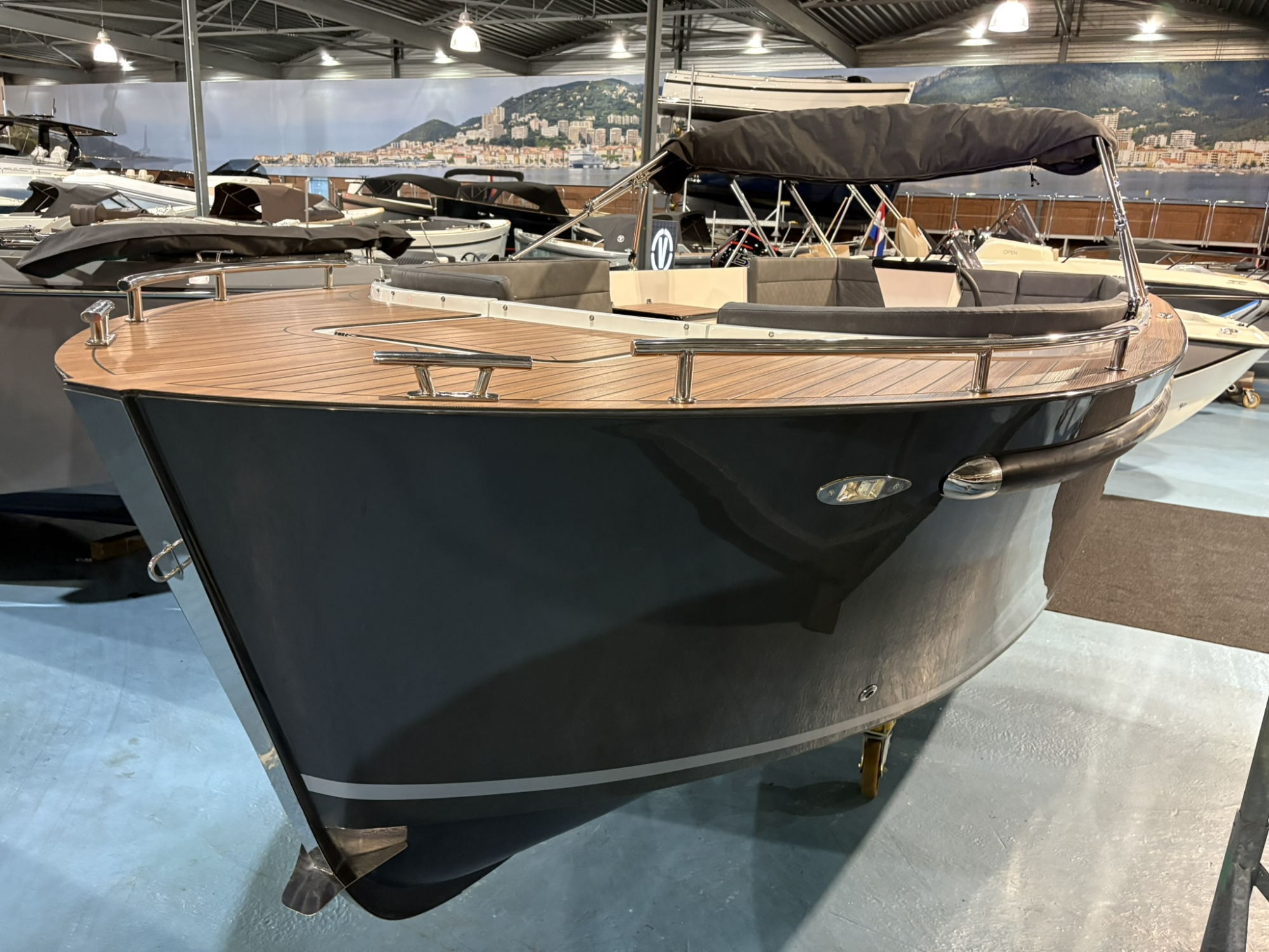 Maxima Boats Aanbieding -  730I met Vetus 42 pk Diesel in donkergrijs op voorraad!