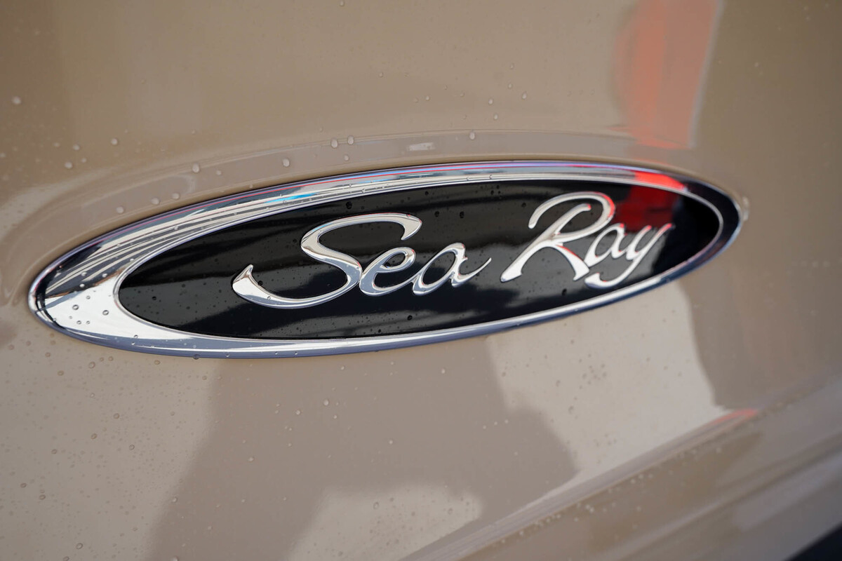 Sea Ray Sun Sport 230