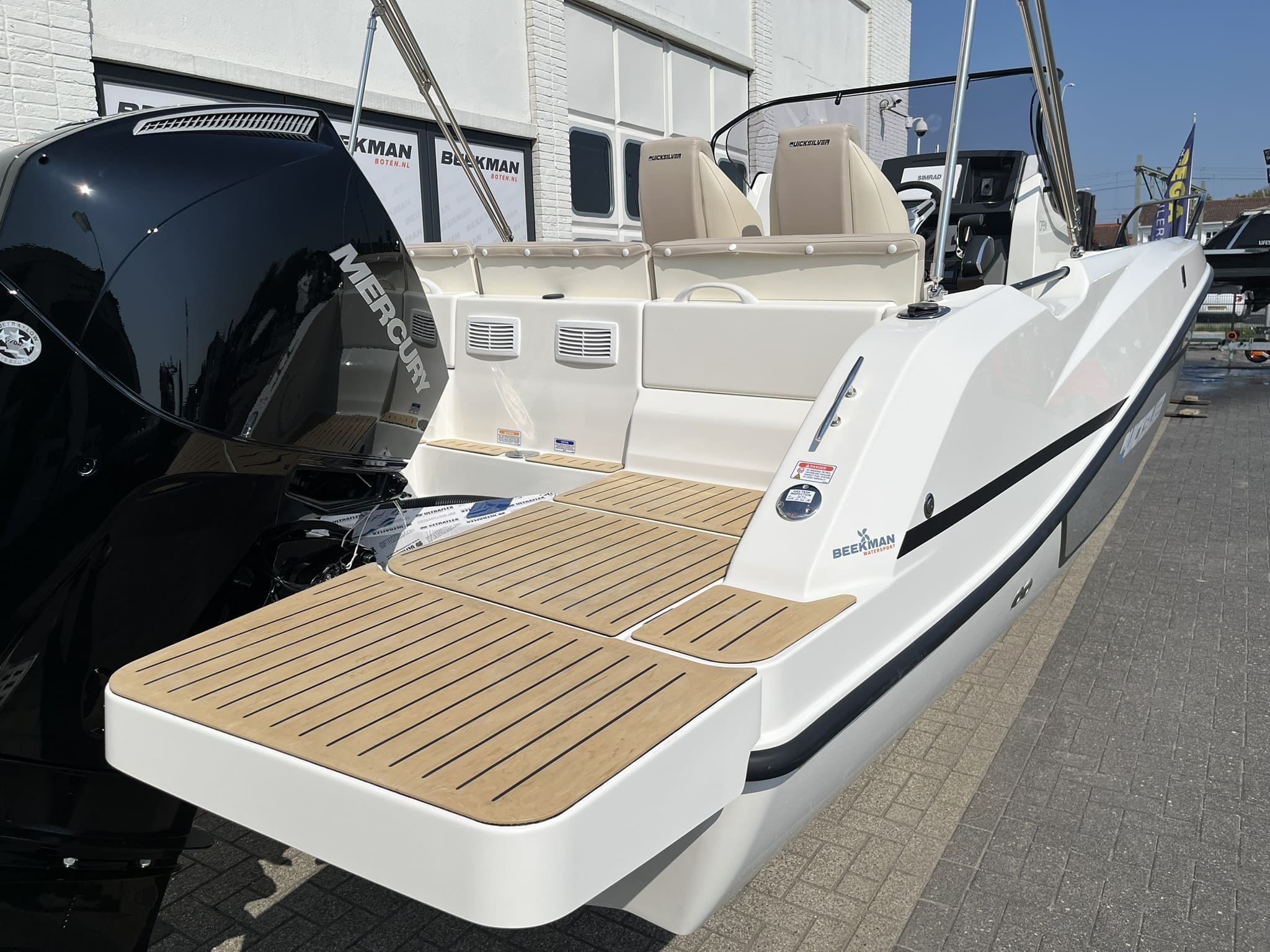 Quicksilver 705 Open
