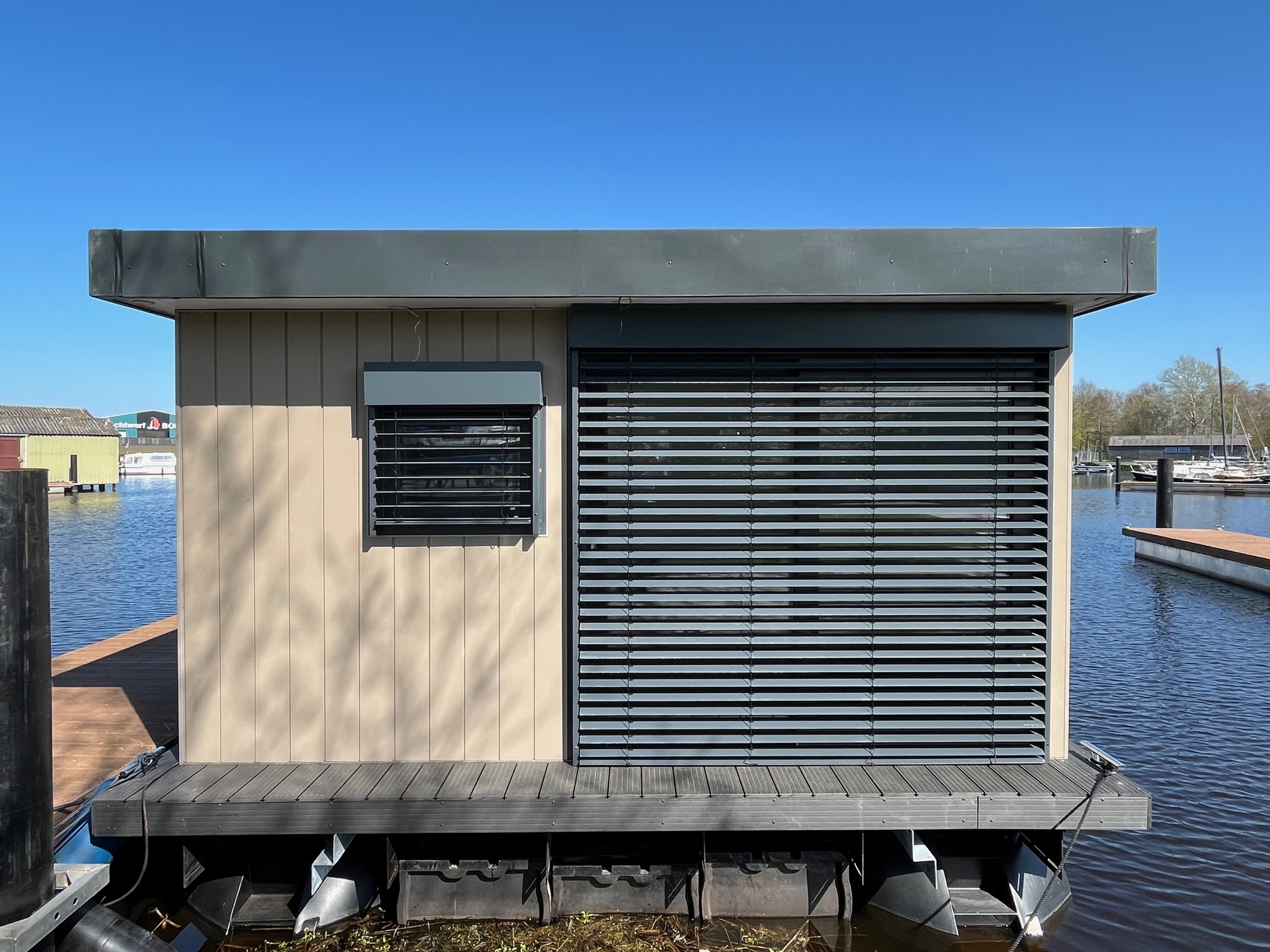 Dock 25 Houseboat 16 X 5 (met Ligplaats)