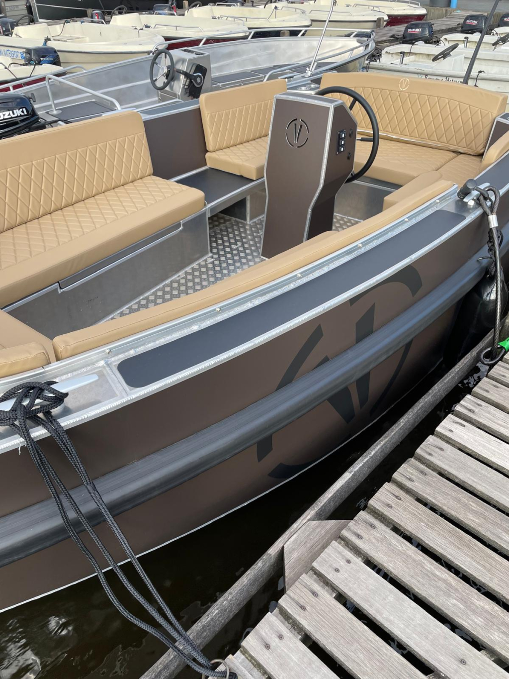 Van Vossen 650 plugin E-tender vaarklaar elektrisch