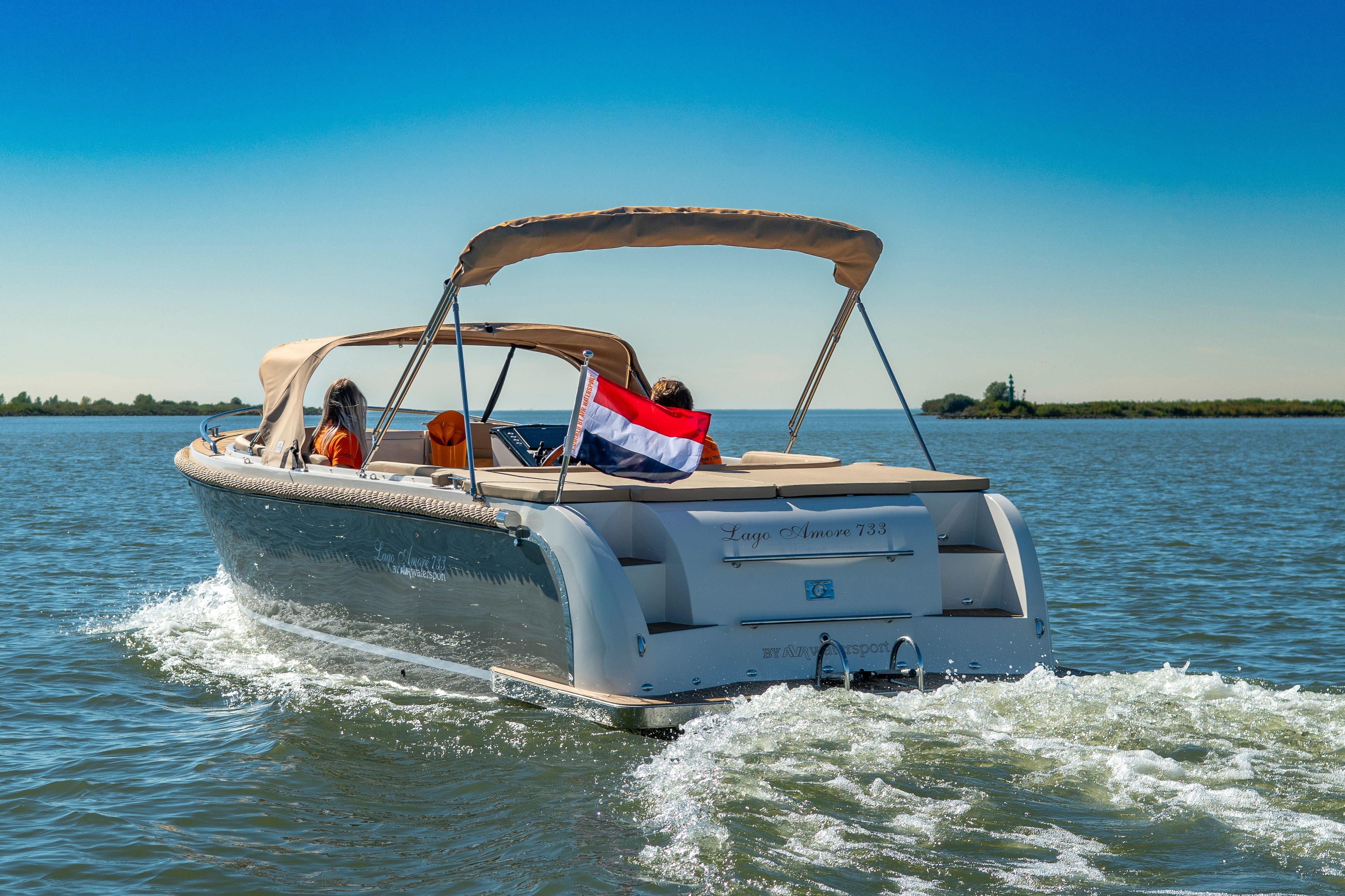 Lago Amore 733 Tender