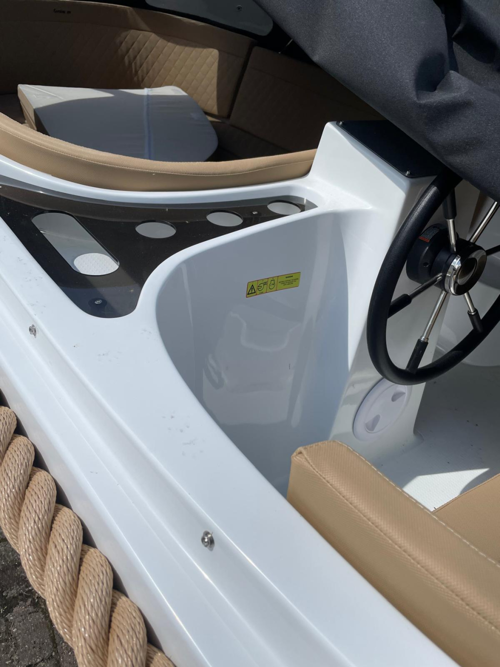 Corsiva 570 new age wit Suzuki 9.9pk