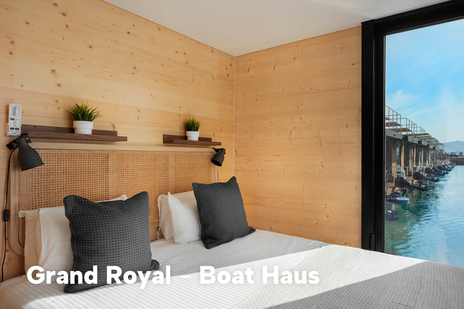 Boat Haus Mediterranean 12X4,5 ROYAL Houseboat
