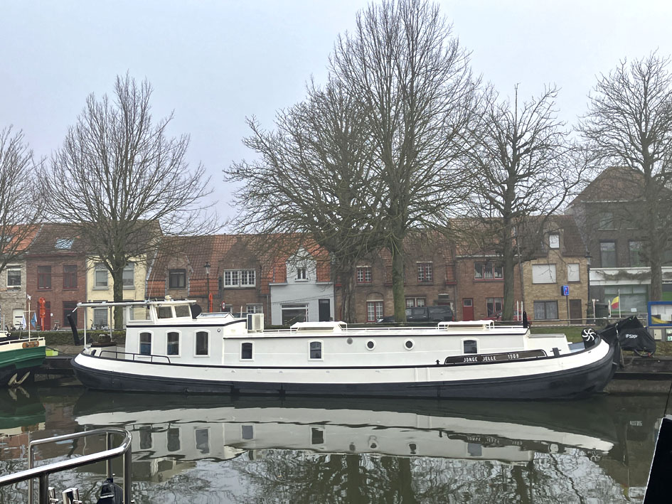Varend Woonschip Skutsje 17.12