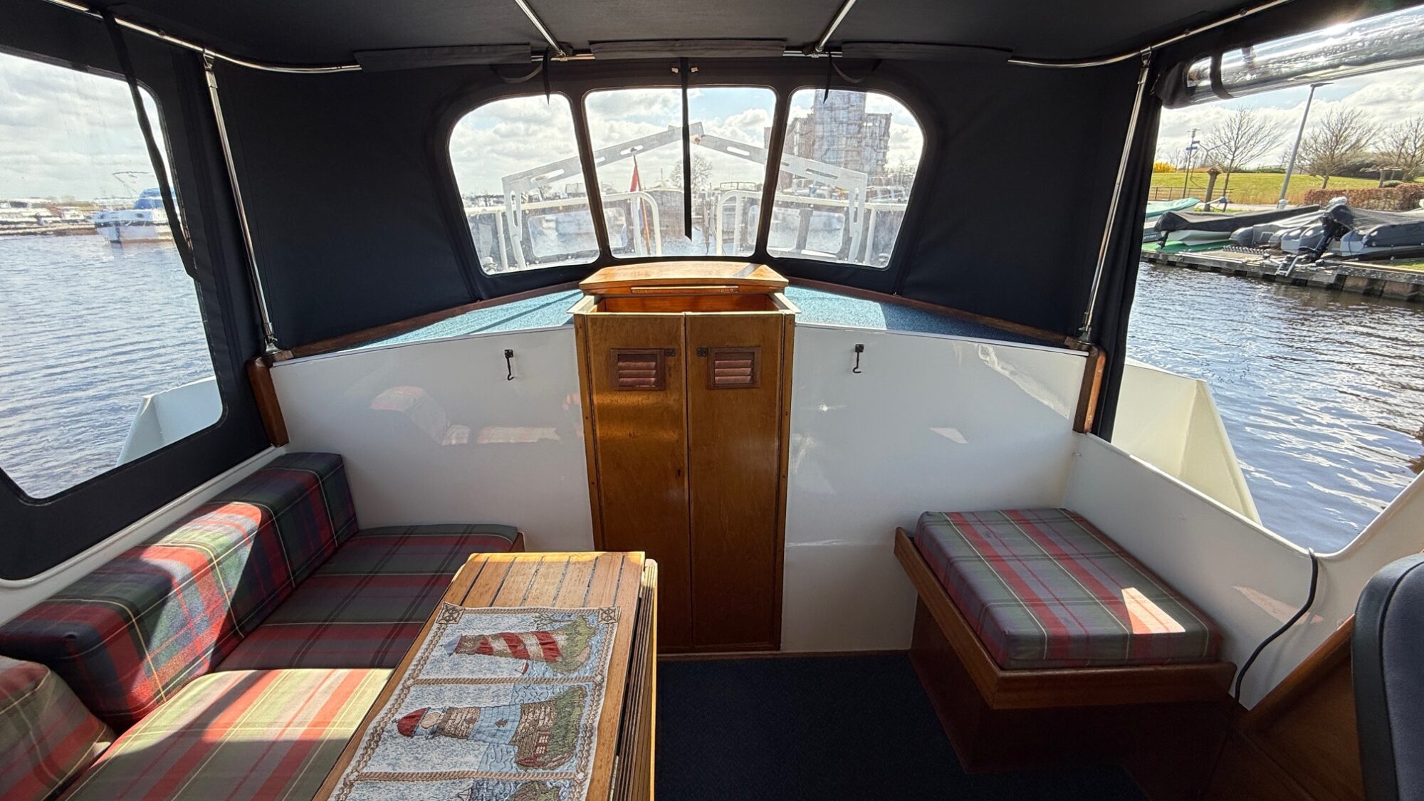 Amulet Vlet 10.00 OK AK