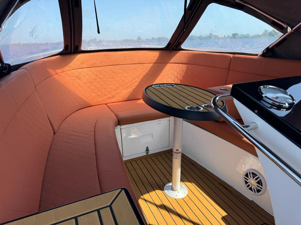 Maxima 630 Tender met boegschroef