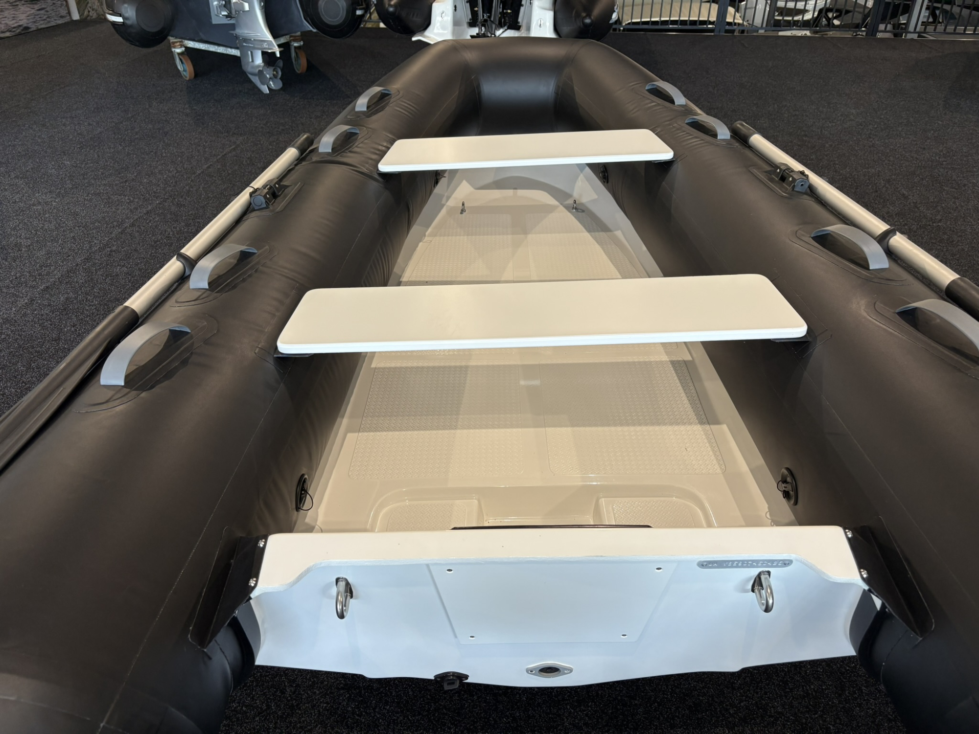 Grand Ribs Grand S330 grijs met Mercury 4 pk