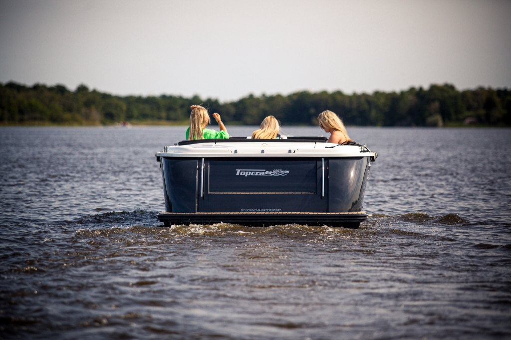TOPCRAFT 605 TENDER ABSOLUUT DE RUIMSTE IN ZIJN KLASSE !!