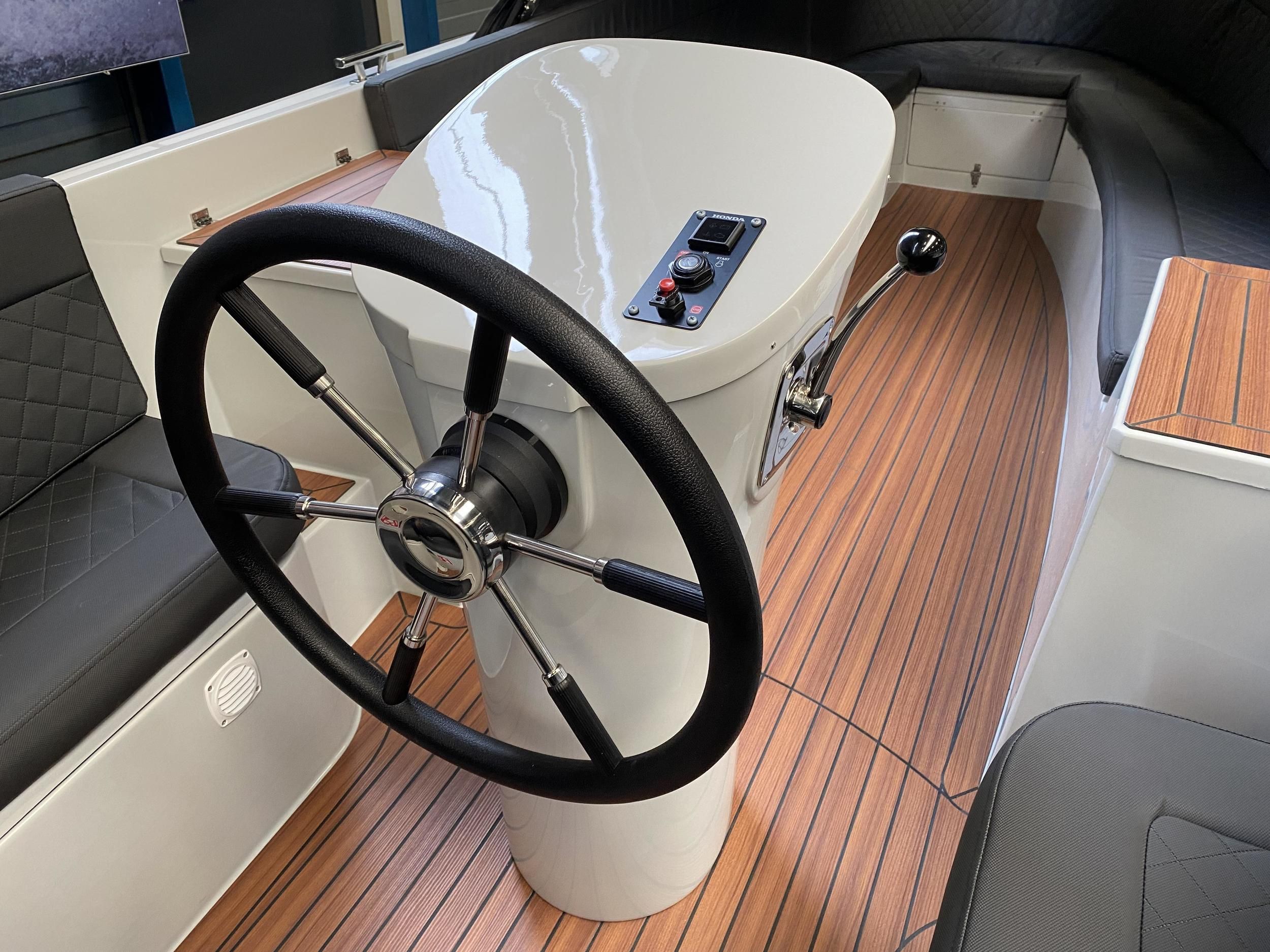 Maxima Boats 650 Flying Lounge Uit Voorraad Leverbaar