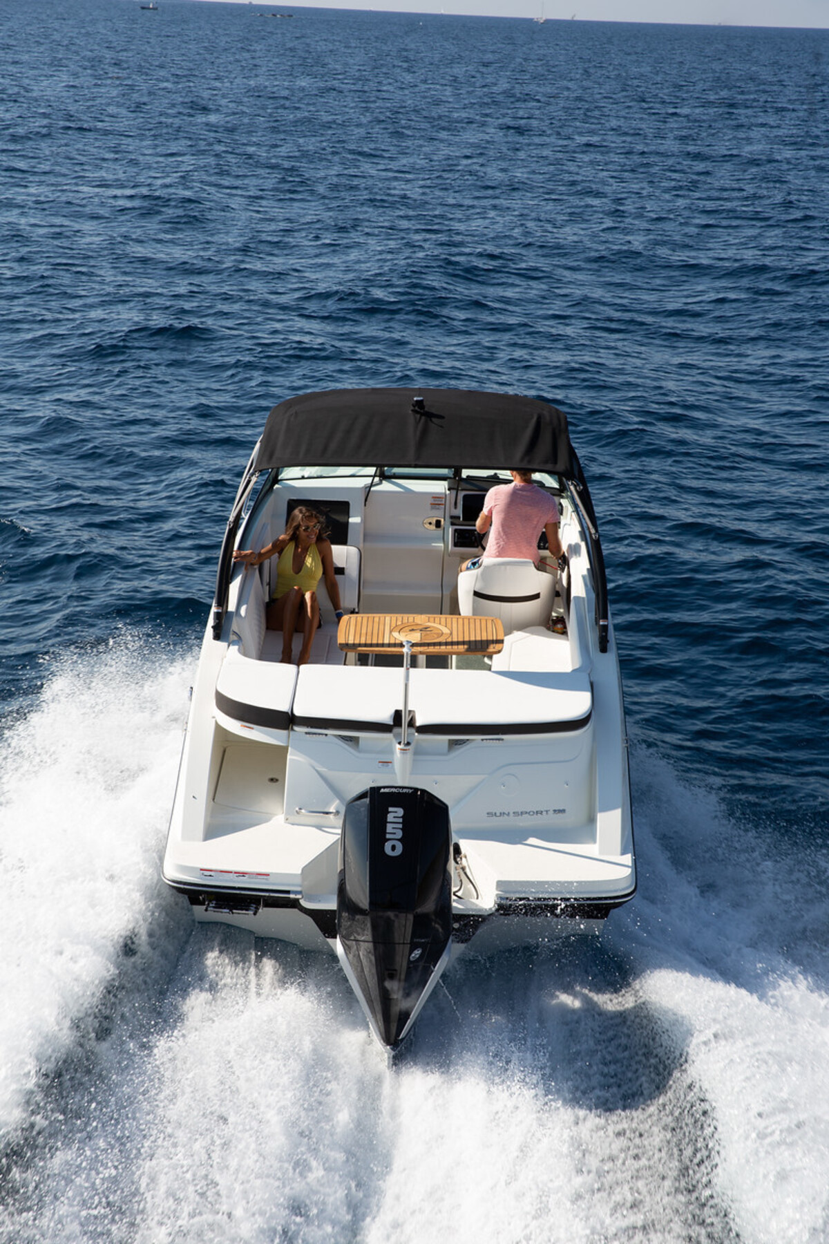 Sea Ray Sun Sport 230 OB