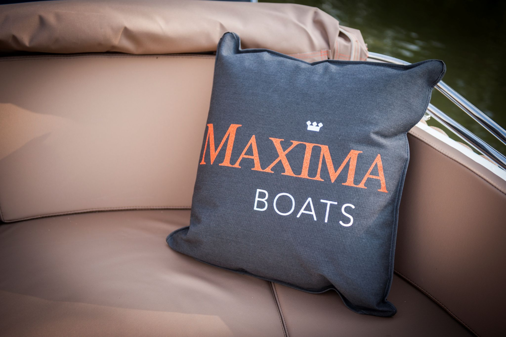 Maxima Boats 550