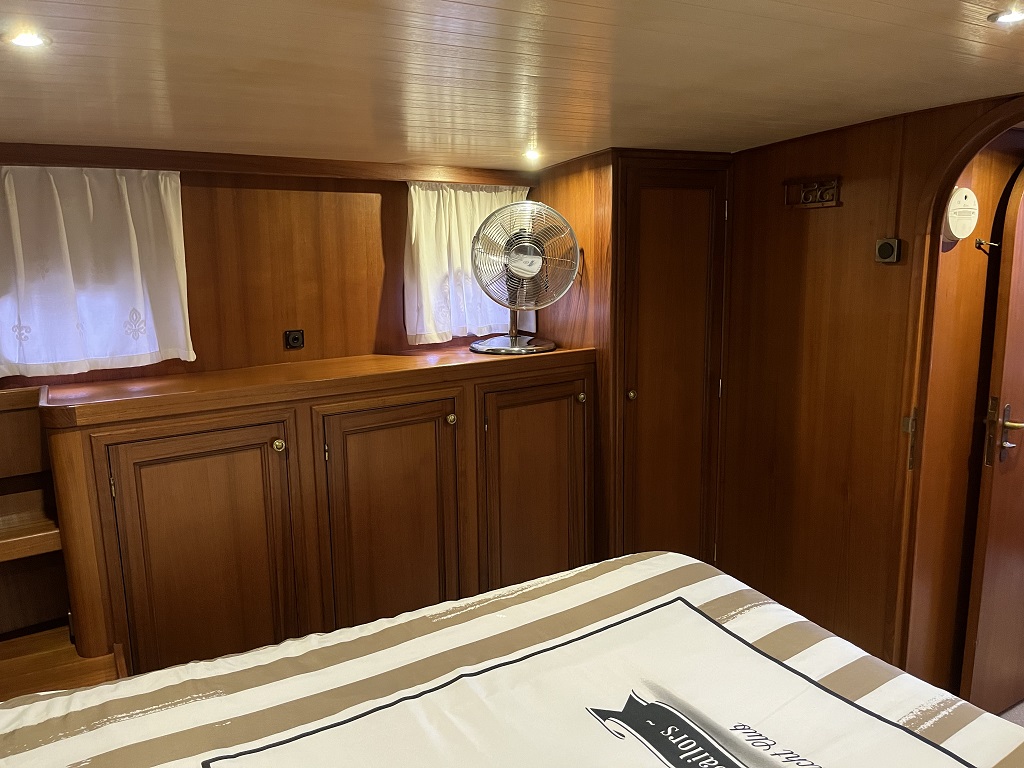 Blauwe Hand Trawler 1400