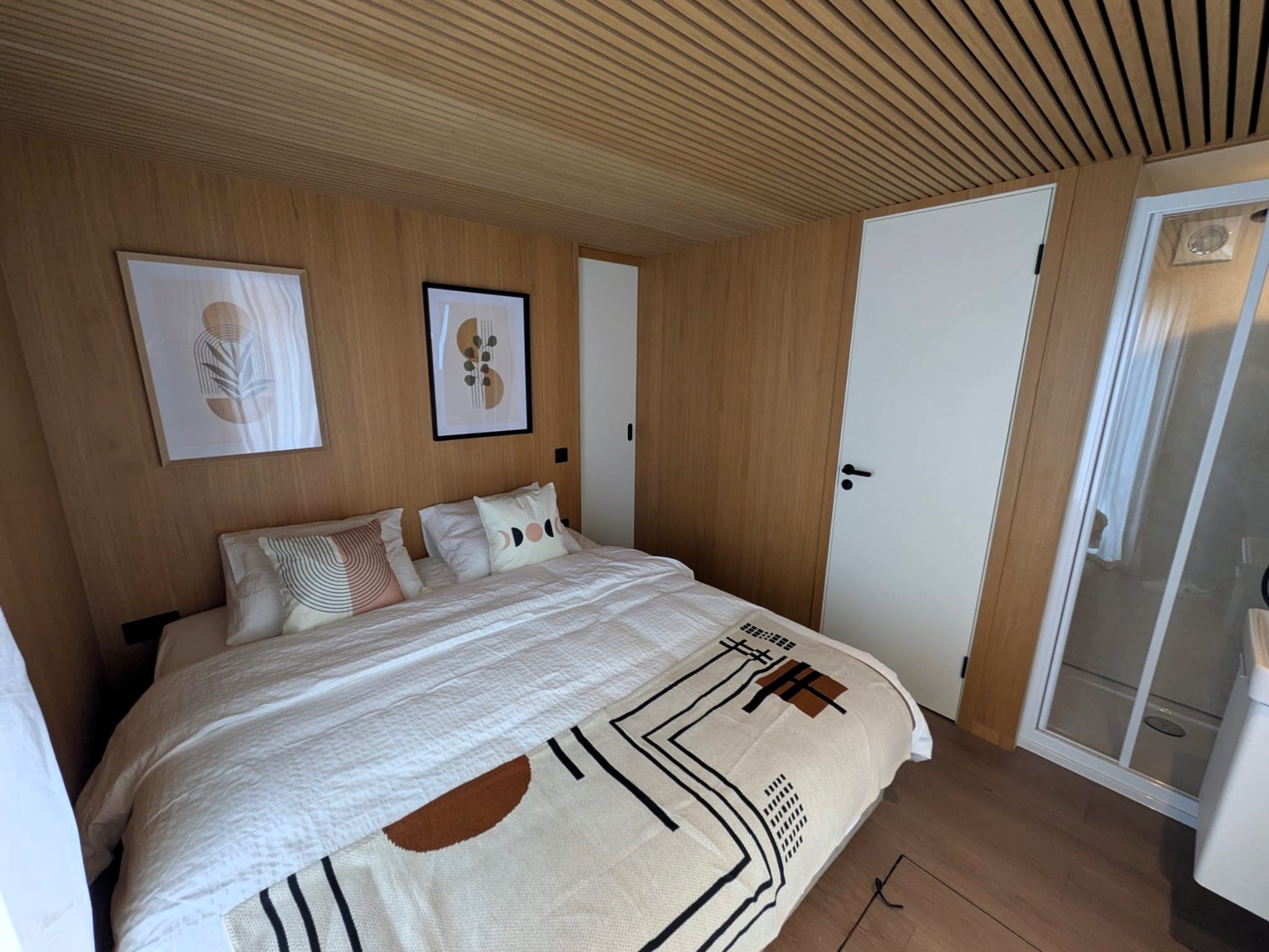 Surla 12 Houseboat Terherne (koop)ligplaats Beschikbaar