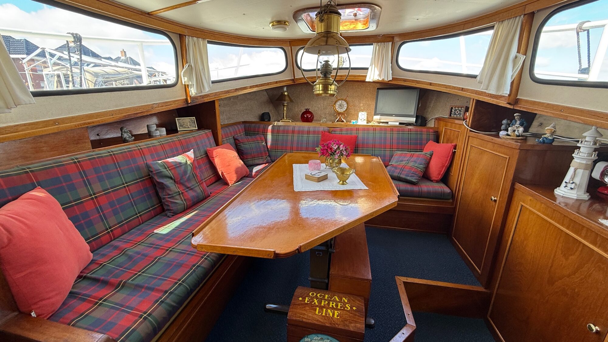 Amulet Vlet 10.00 OK AK