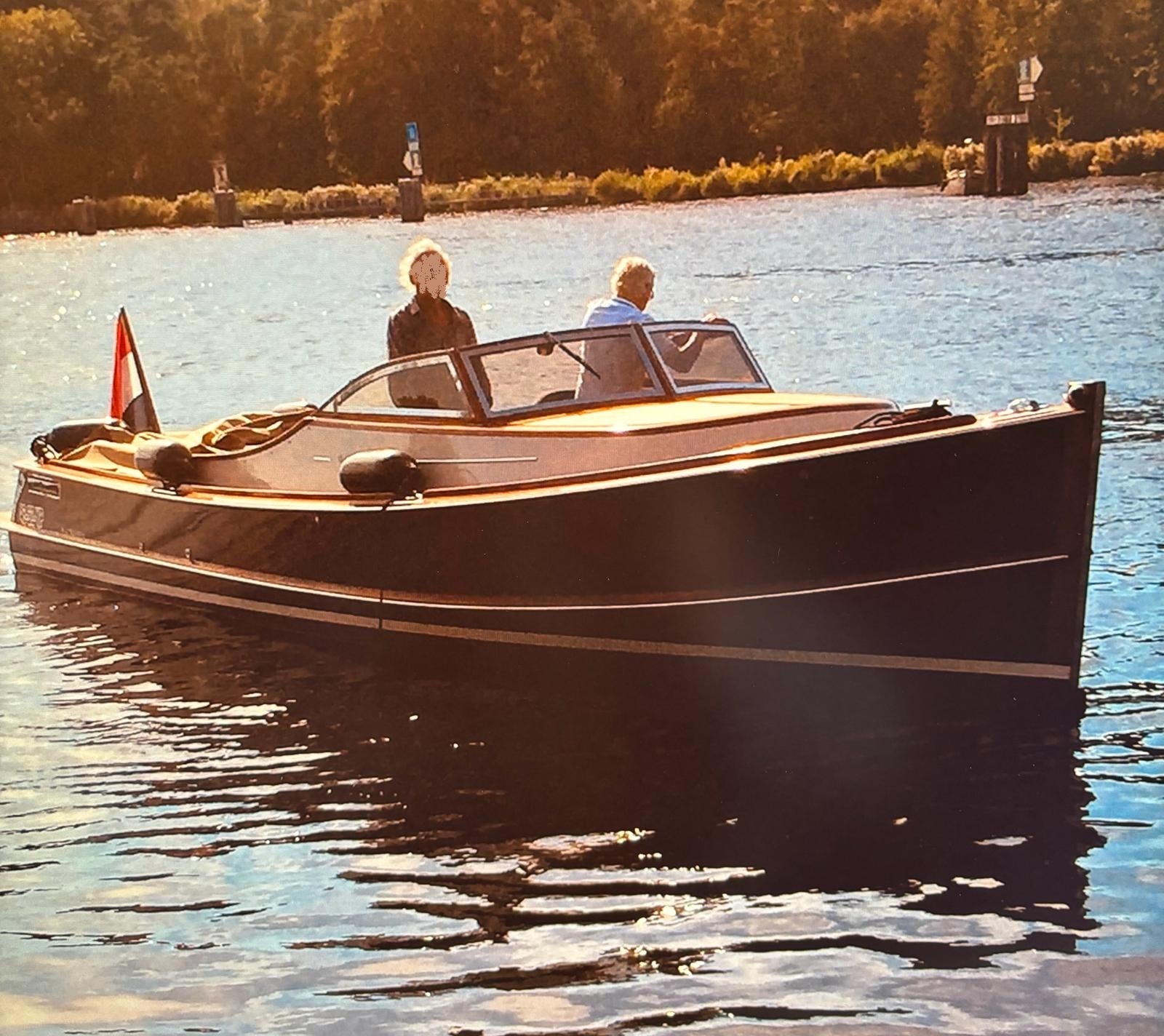 Brandaris Barkas 900 Cabin