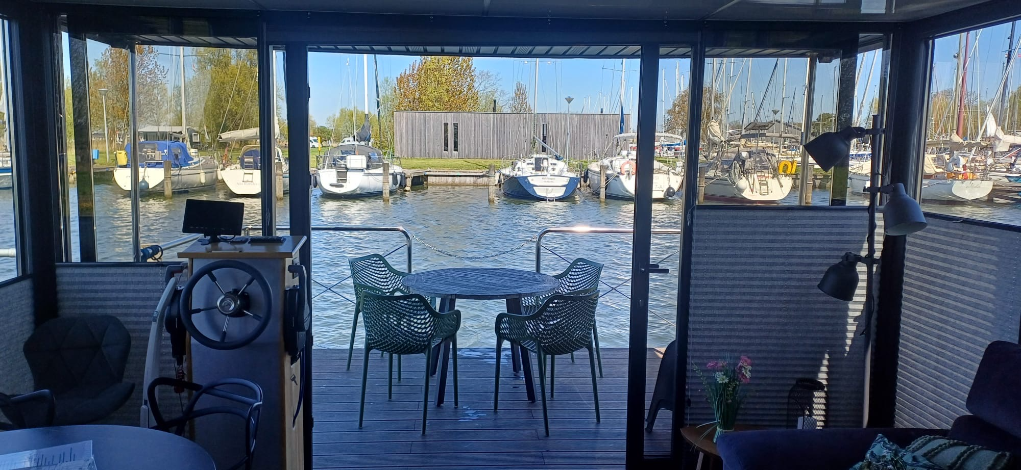 Campi 400 Houseboat Warns, Mooie Ligplaats