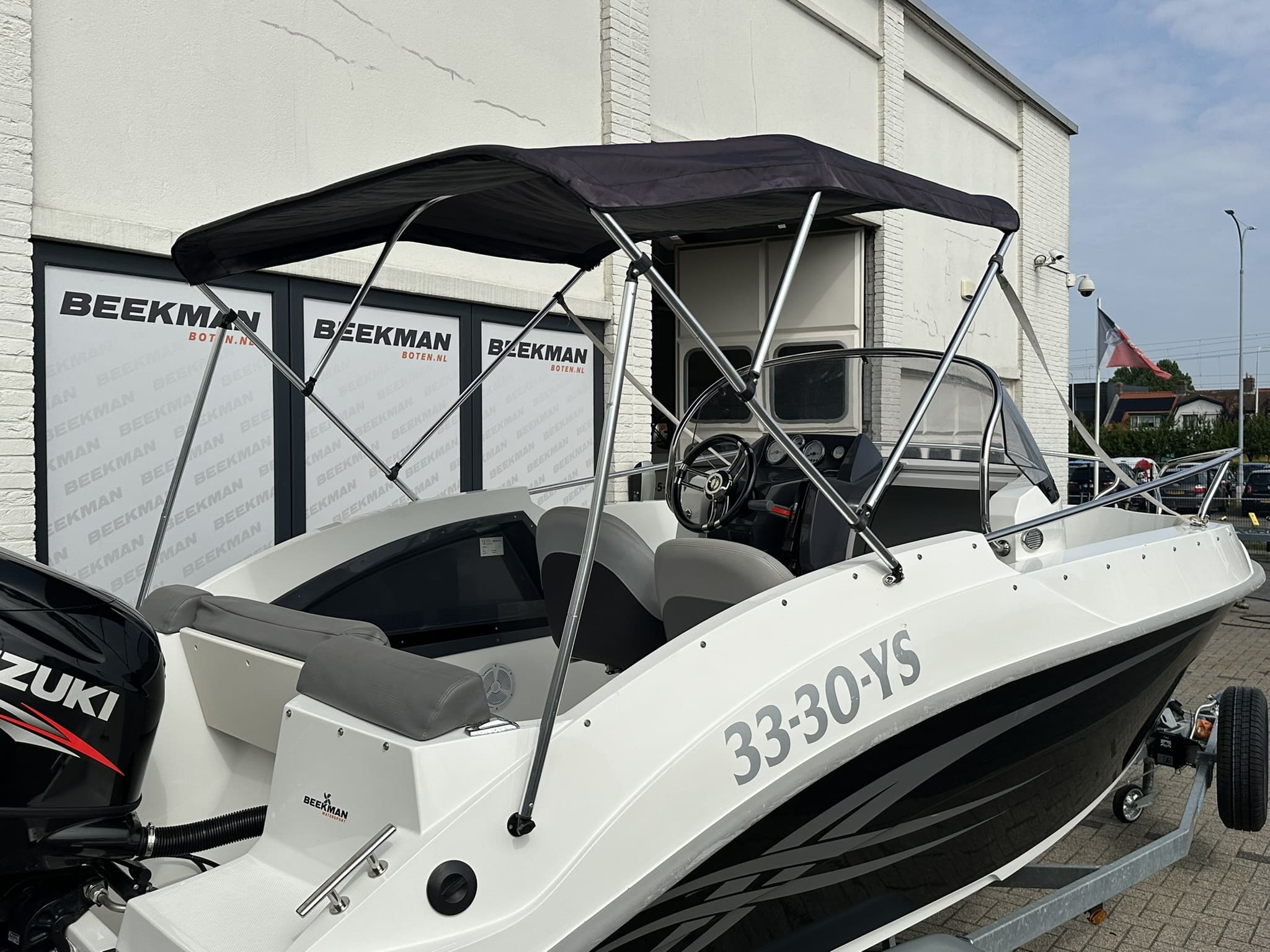 Trident 550 Open