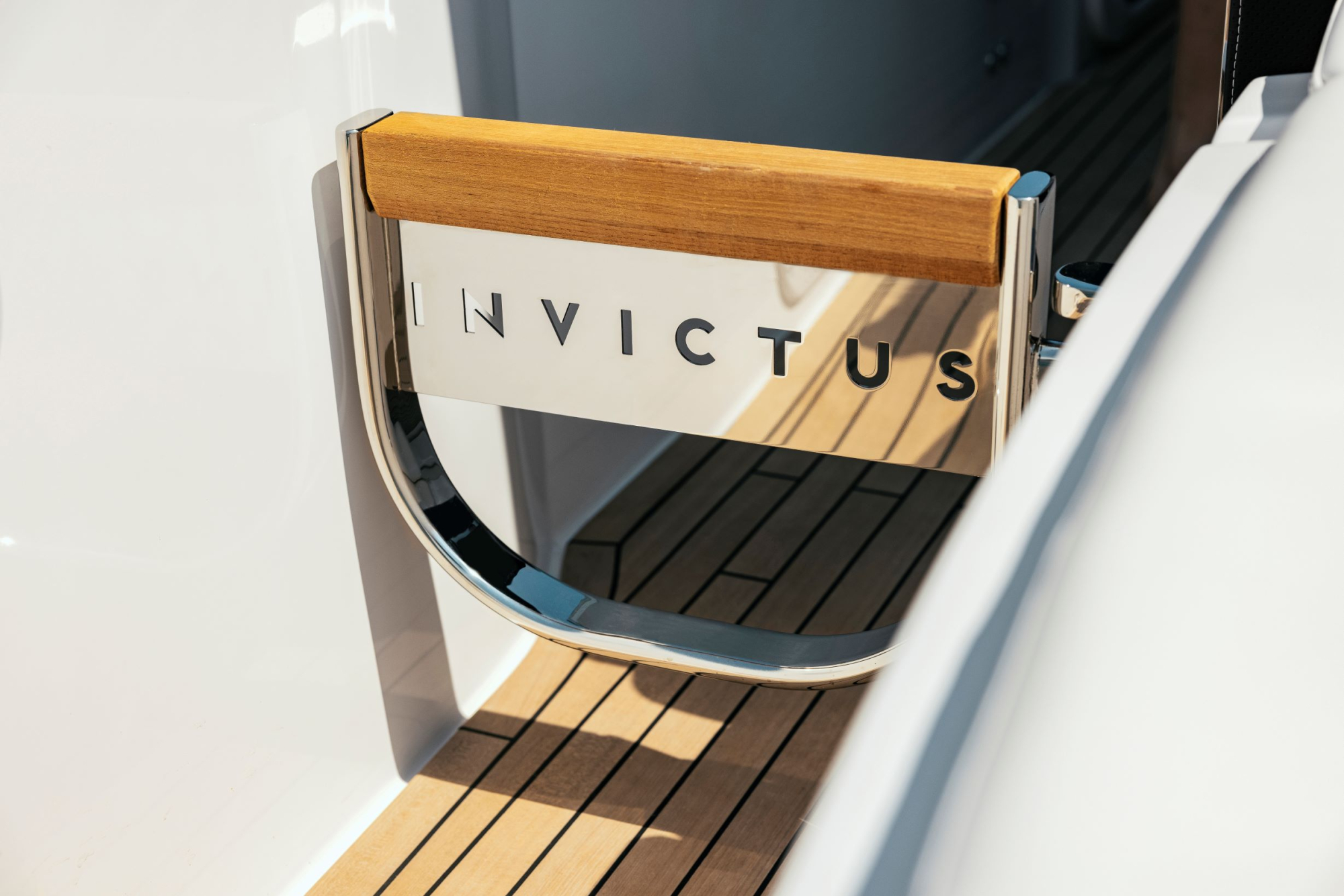 Invictus yachts Invictus 420 TT - Nieuw binnen!