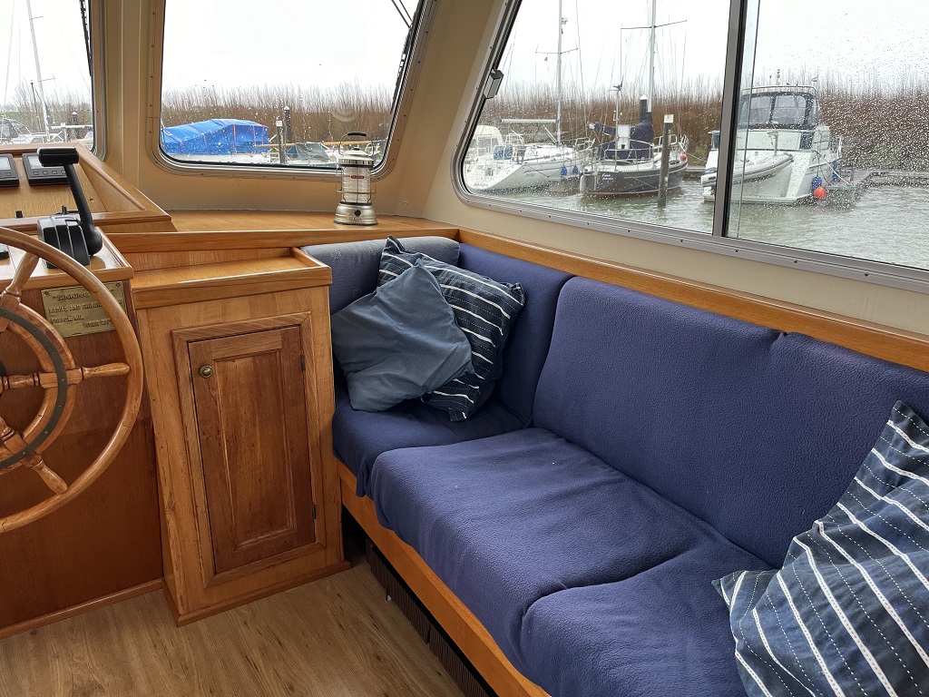Blauwe Hand Trawler 1400