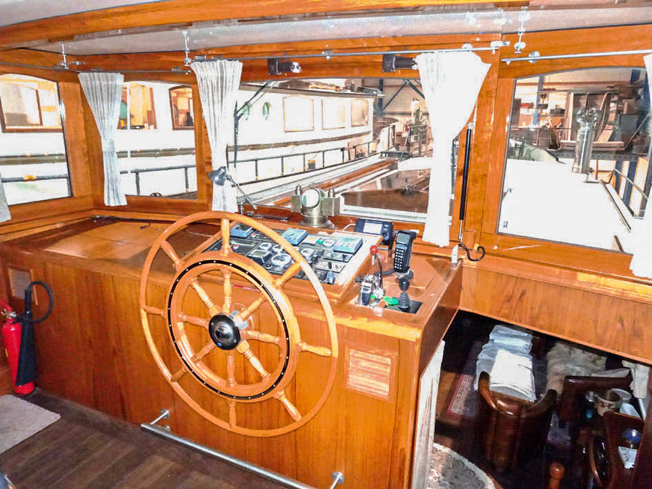 Luxe Motor Cruise 19.75