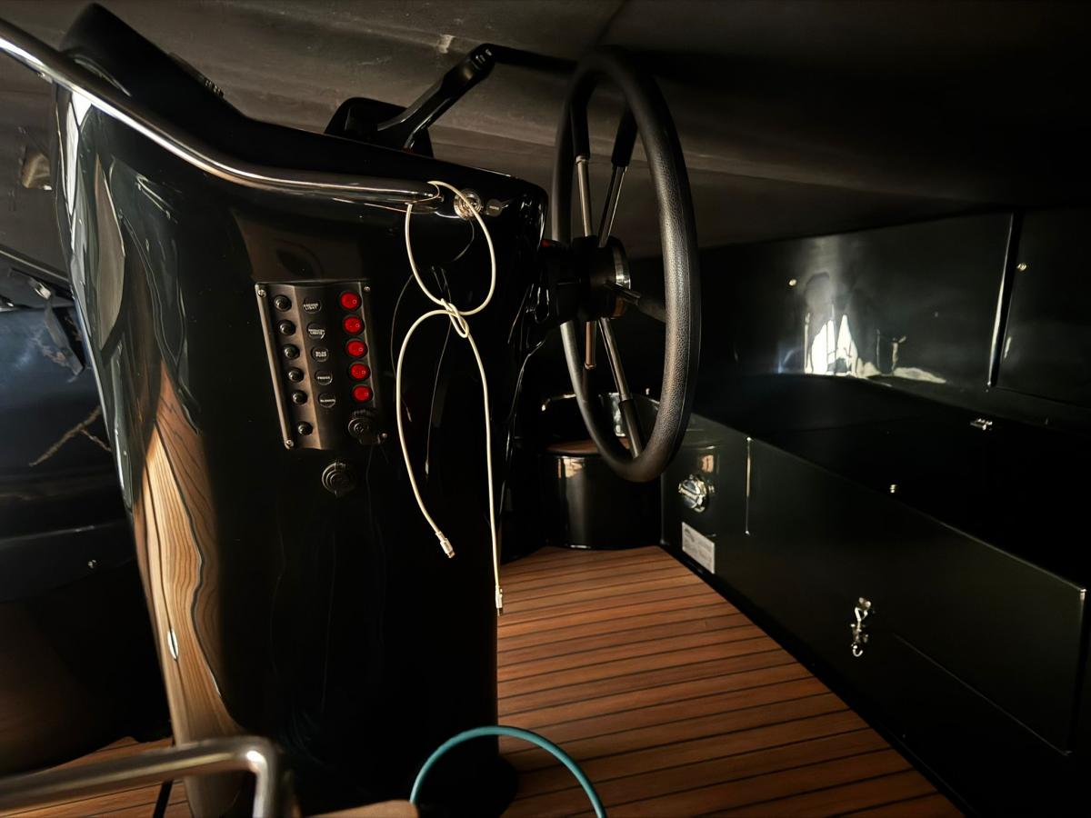 Primeur 710 Tender met Boegschroef