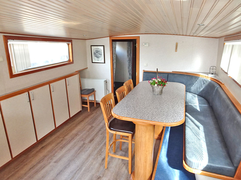 Motortjalk 21.40, met UBC