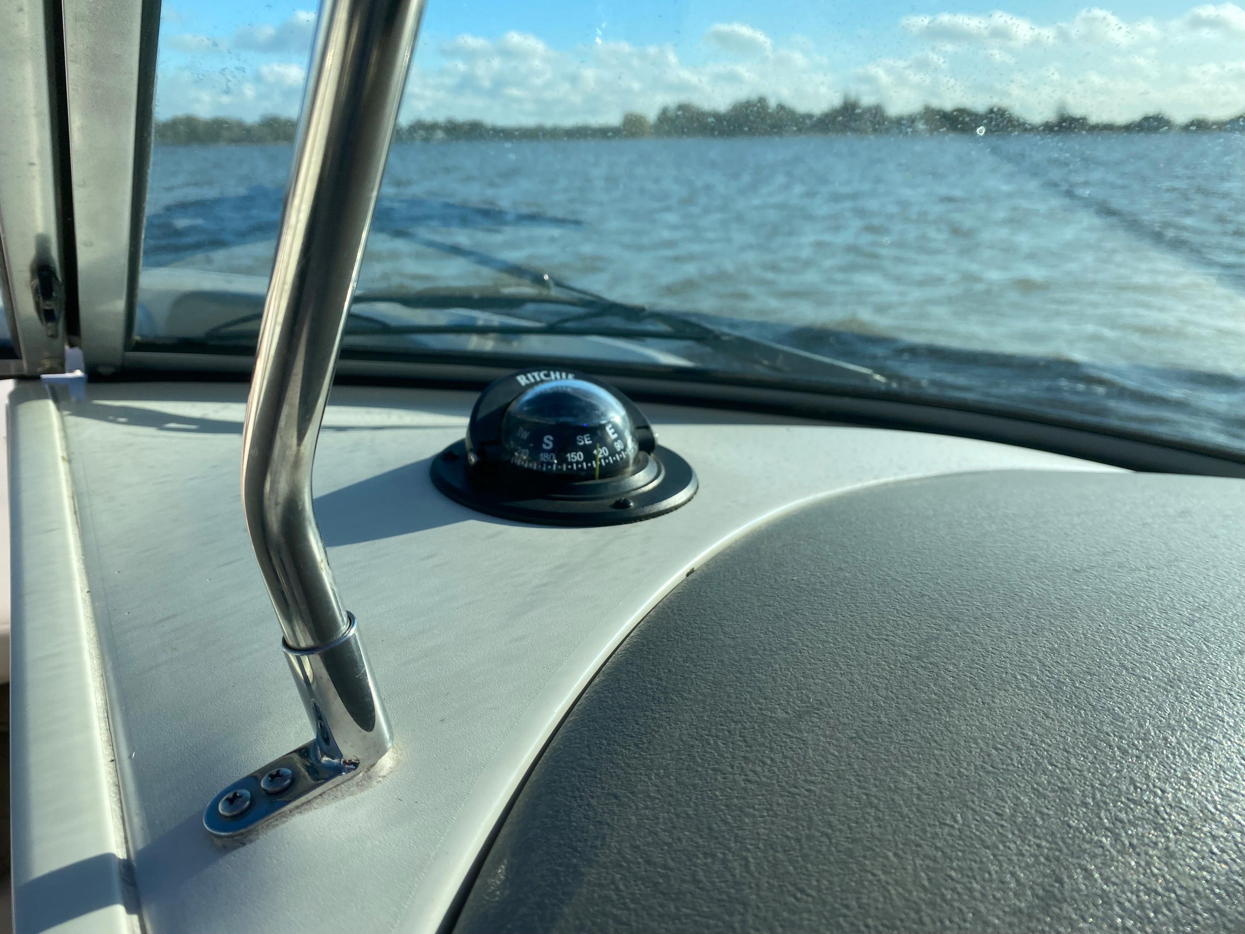 Sea Ray 240 Sundeck