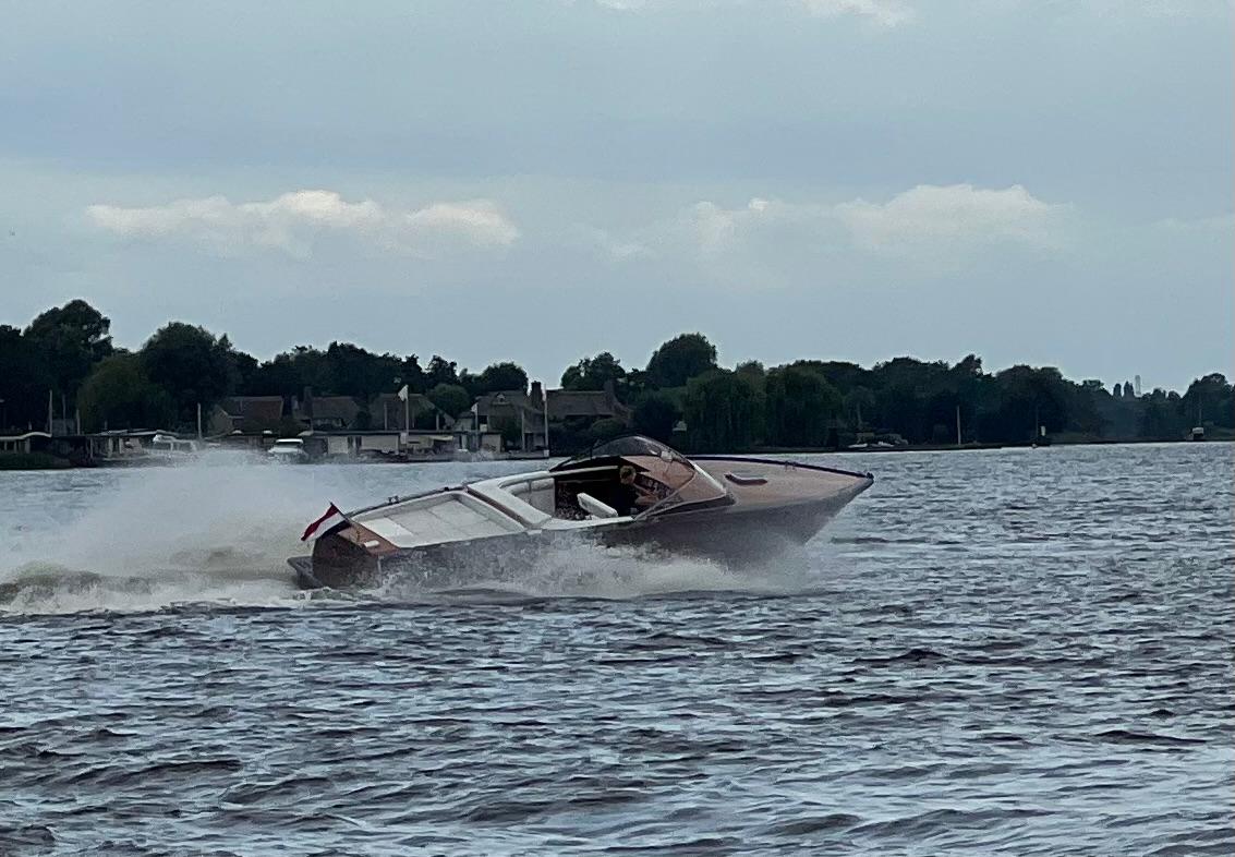 Boesch 850 Runabout Deluxe