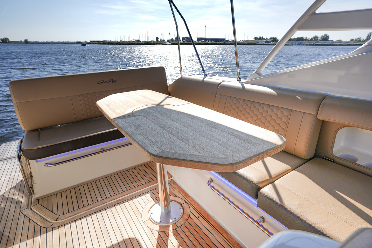 Sea Ray Sundancer 290