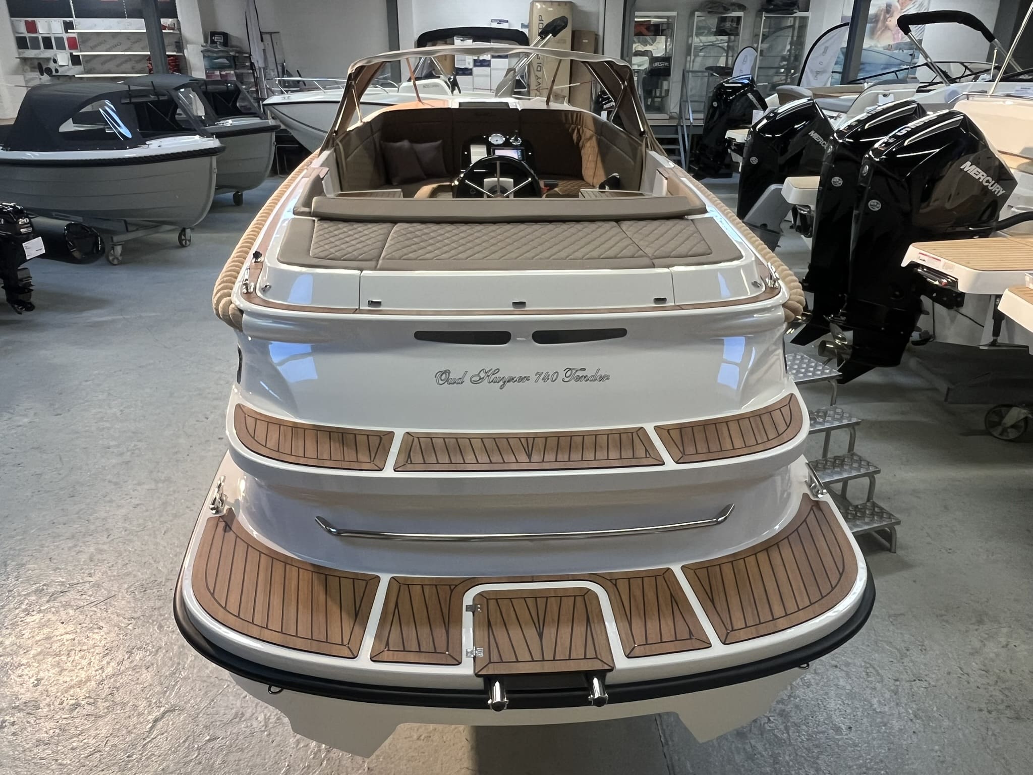 Oud-huijzer 740 Tender